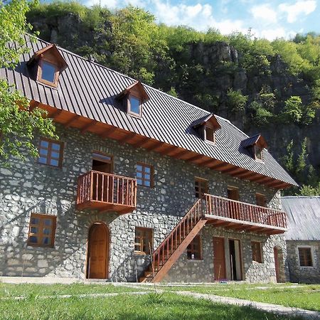 Bujtina Berishta Theth Hotel Kültér fotó
