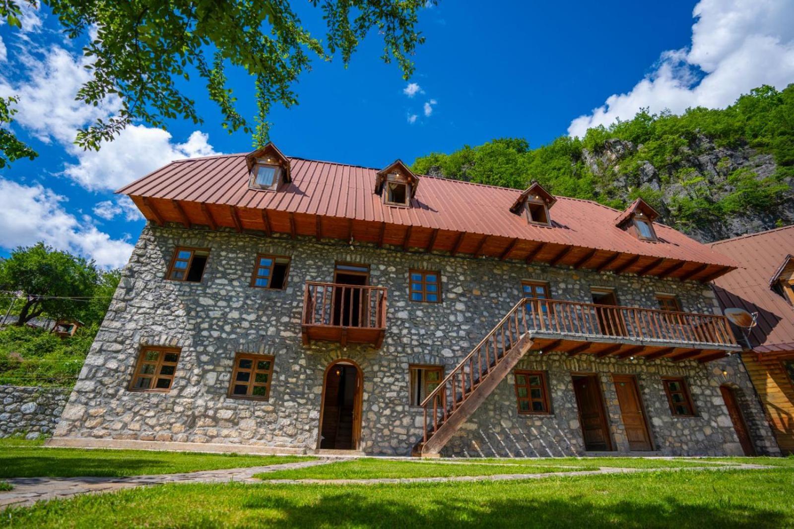 Bujtina Berishta Theth Hotel Kültér fotó