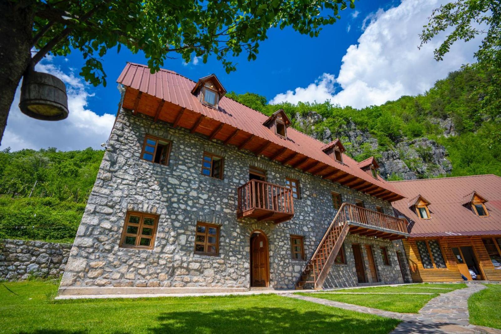 Bujtina Berishta Theth Hotel Kültér fotó