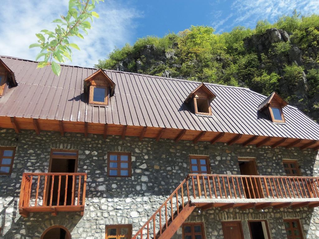 Bujtina Berishta Theth Hotel Kültér fotó