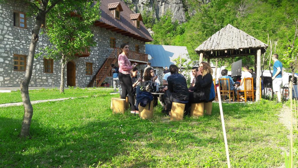 Bujtina Berishta Theth Hotel Kültér fotó
